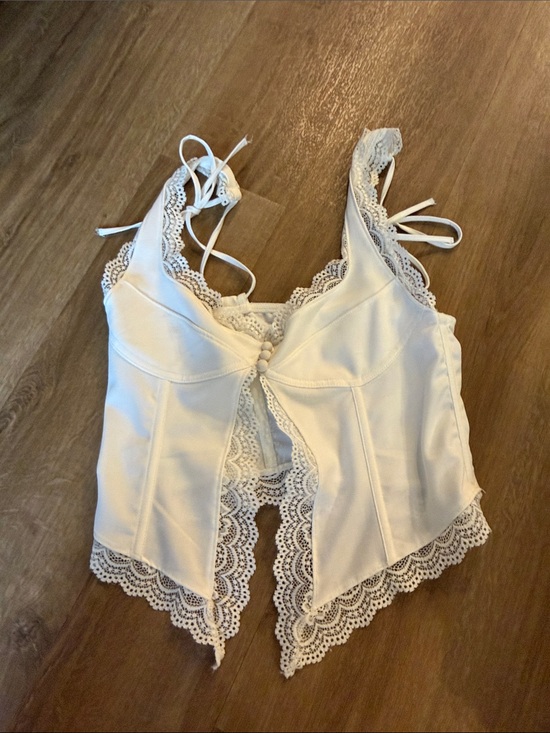 Urban Outfitters Tops - Urban Outfitters White Lace Cropped Camisole Top